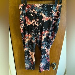 LIVI high-rise, buttery soft colorful capri leggings, size 14/16